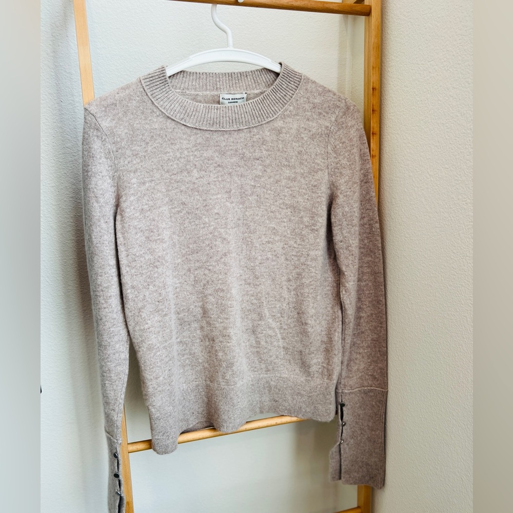 Club Monaco 100% cashmere crop neck sweater